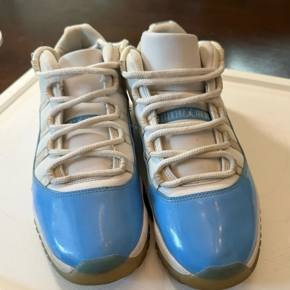 Deadstock Air Jordan 11 Retro Low Og UNC 2017 Size 11 528895 106 University Blue